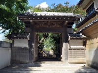 亀岡山報国寺南門